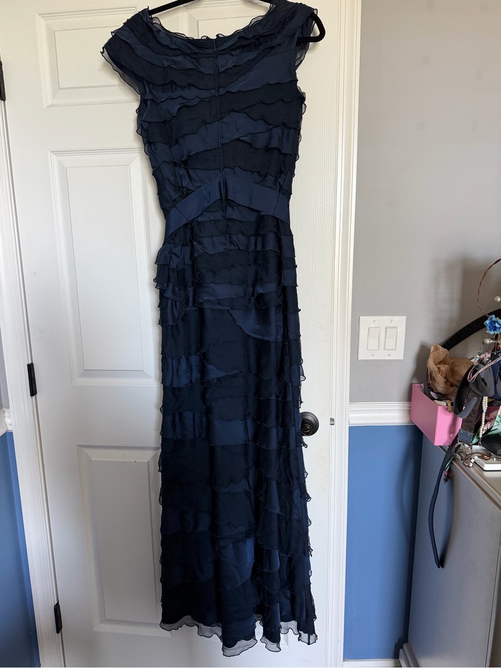 Tadashi Shoji Tiered Ruffle Gown Size 8 - Picture 7 of 8